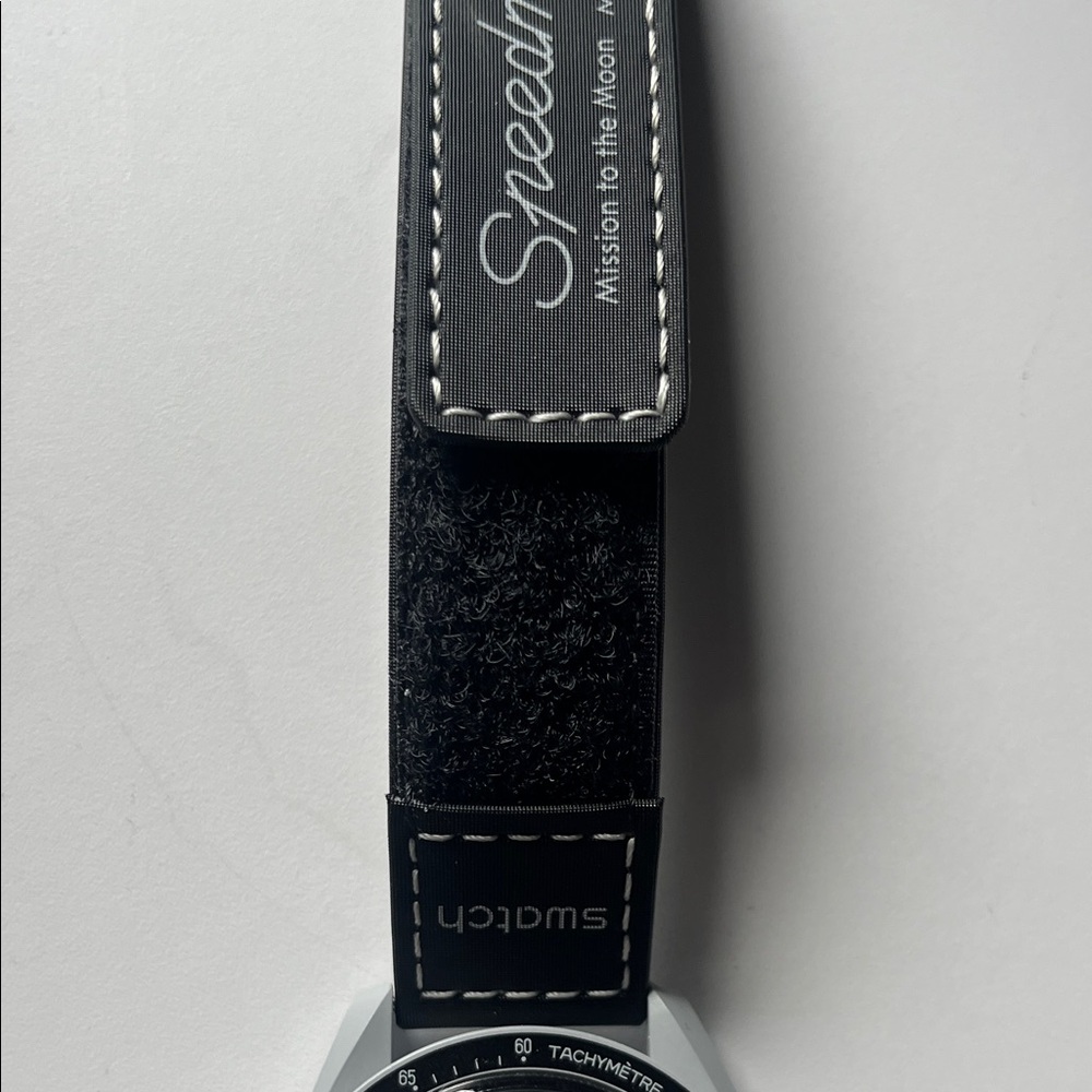 Omega x Swatch Speedmaster Misson to the Moon Watch - Picture 3 of 8
